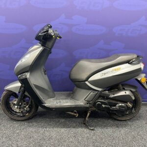 Peugeot Kisbee RS Zwart 25km